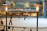 Atrium Le 1000 at 1000 de la Gauchetiere Street West, Montreal. Š Kayte Deioma