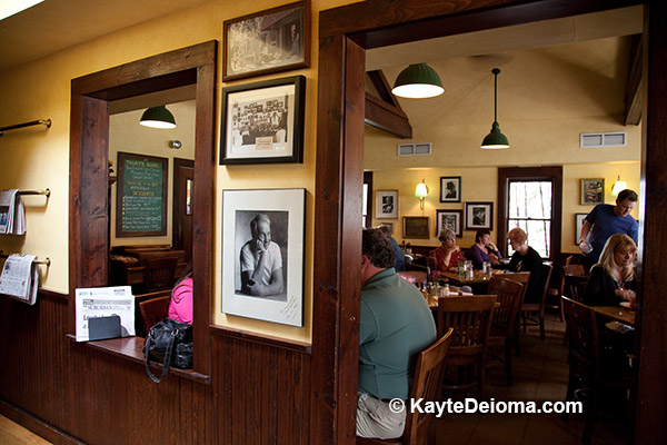 Town House Bookstore and Cafe